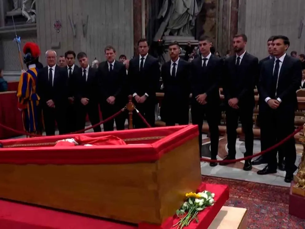 El velatorio se realiza en la Basílica de San Pedro