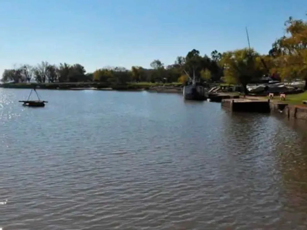 Recomiendan evitar el ingreso al agua 