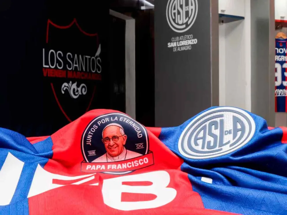 Hinchas, jugadores y dirigentes se unieron en el recordatorio 