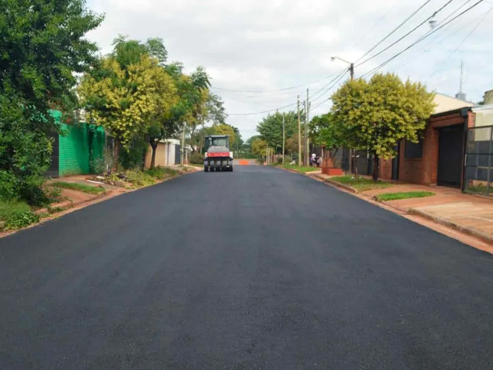 Tareas de bacheo profundo y asfaltado