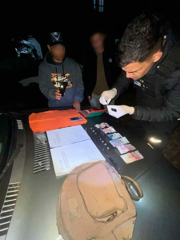 Trasladaba envoltorios de cocaína en una mochila