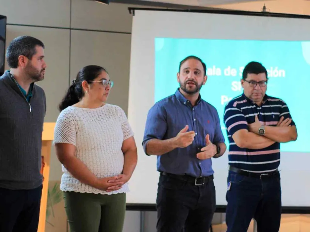 Matías Orihuela y otras autoridades participantes 