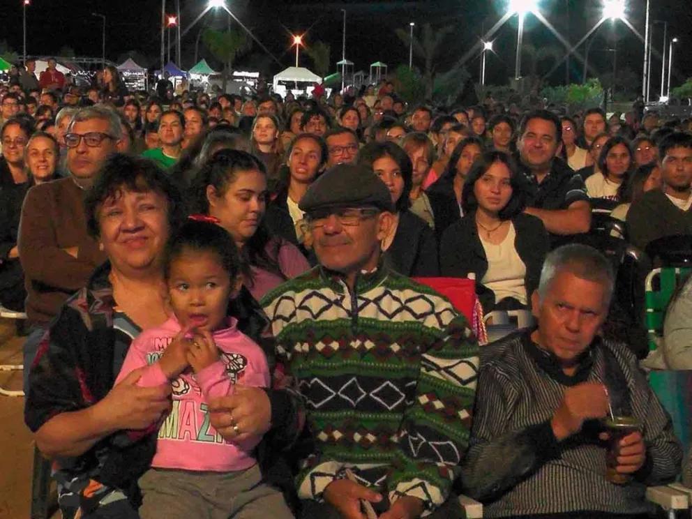 Importante concurrencia de fieles