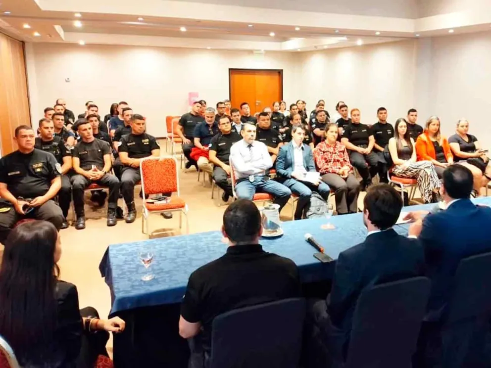 Para prevenir y abordar delitos informáticos 