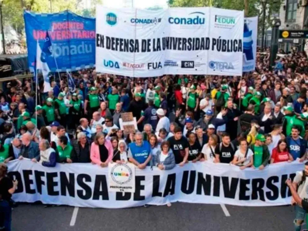 Se congregarán a las 12:30 en Plaza Houssay