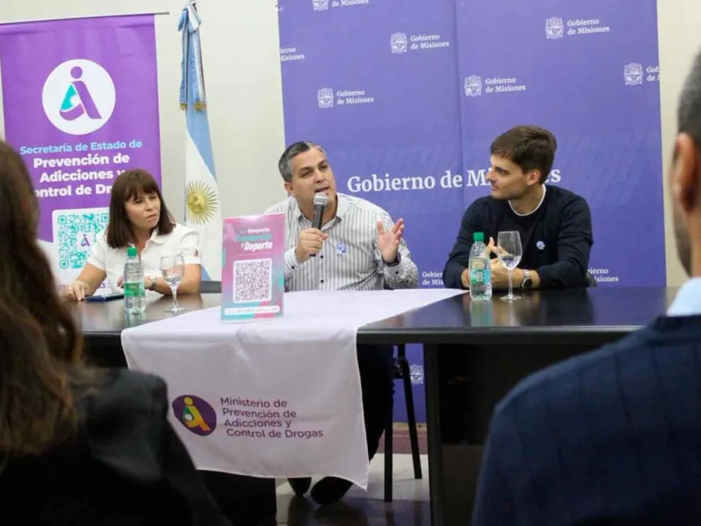 Cristina Nakatsuka, Roberto Padilla y Aldo Steinhorst