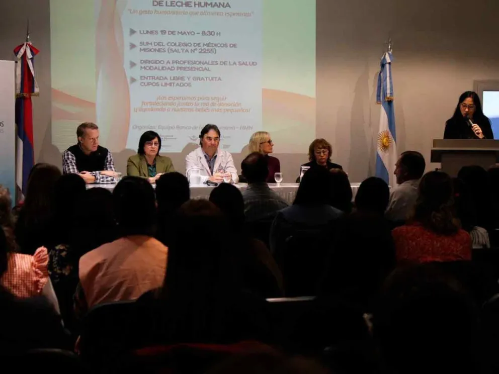 Lisandro Benmaor junto con otros disertantes 