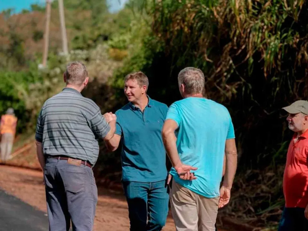 Macias recorrió las obras