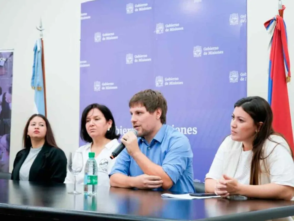 Daniel Hassan y autoridades en la presentación