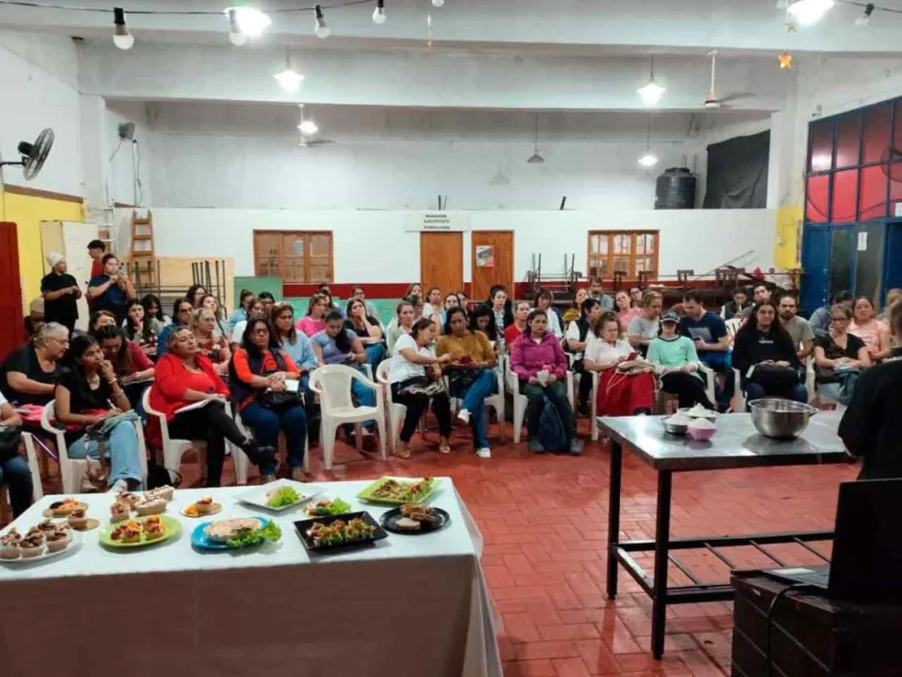 Reunió a más de 60 personas