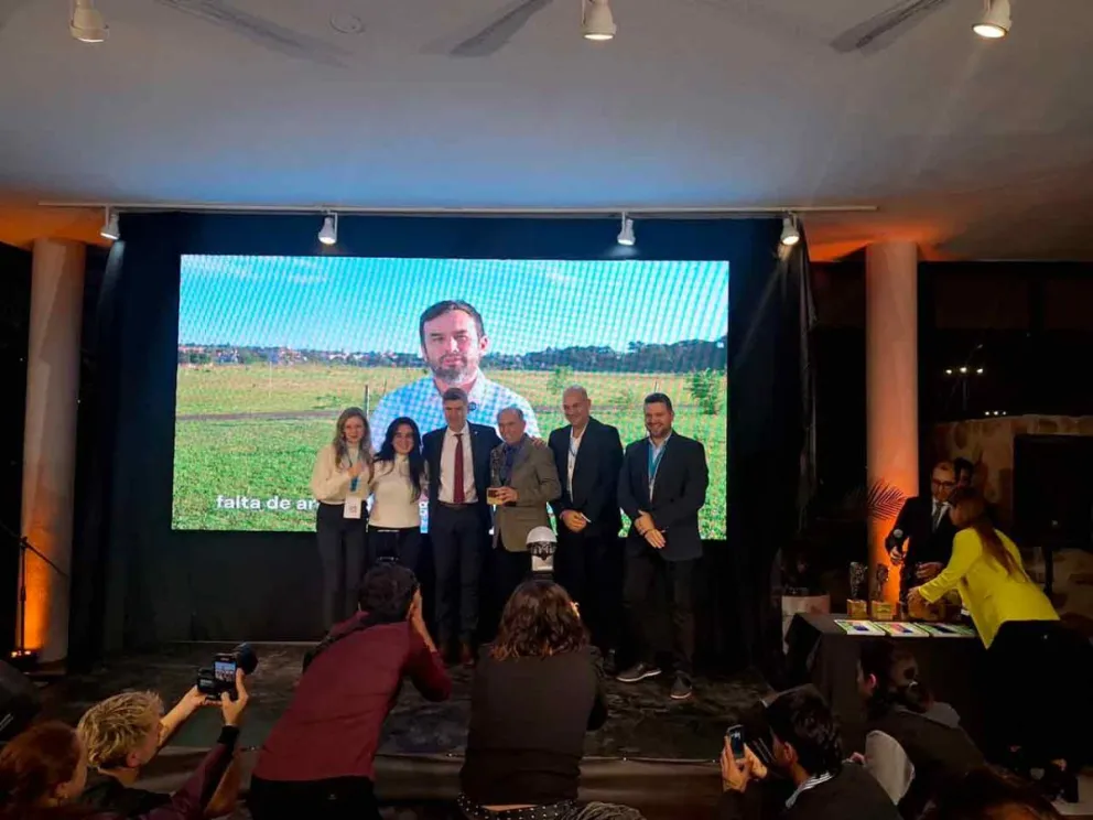 El intendente Stelatto recibió el galardón