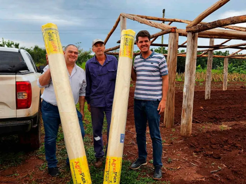 Entregaron semillas y herramientas