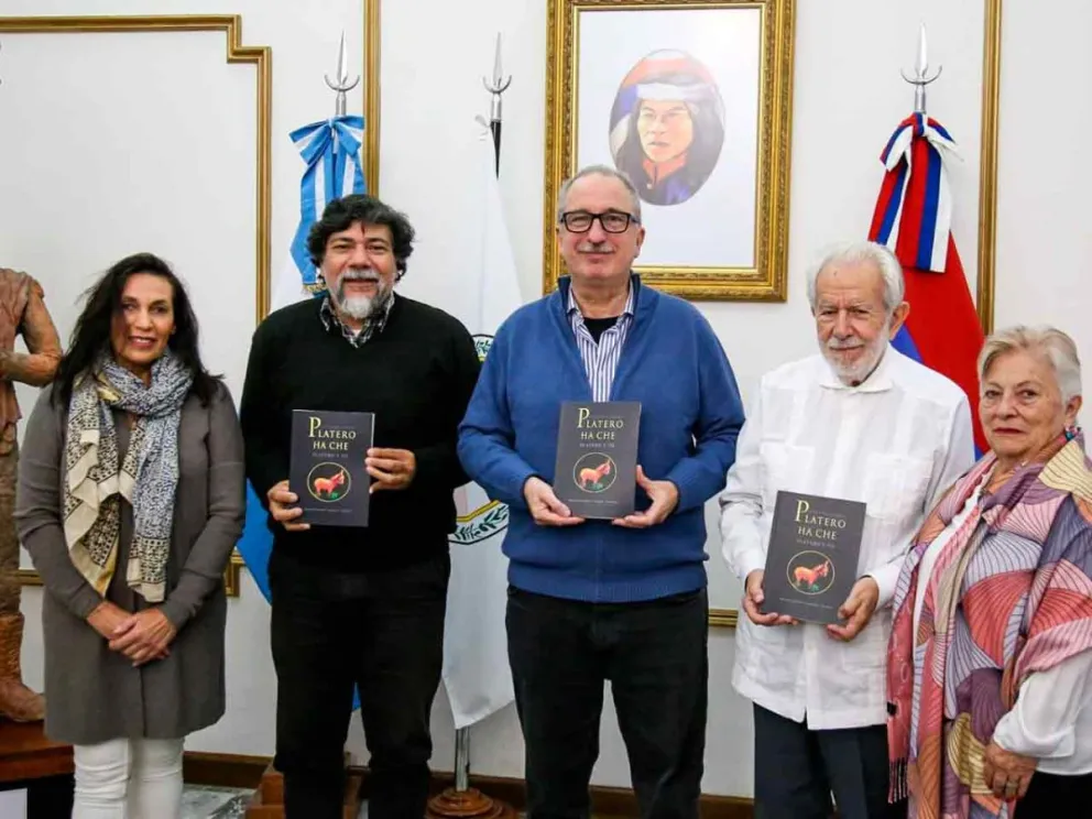 Hugo Passalacqua y autoridades en la presentación