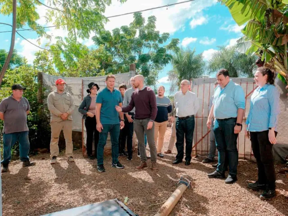 Sebastián Macias, Pablo Hassan, Juan Pereira y miembros de la CELO