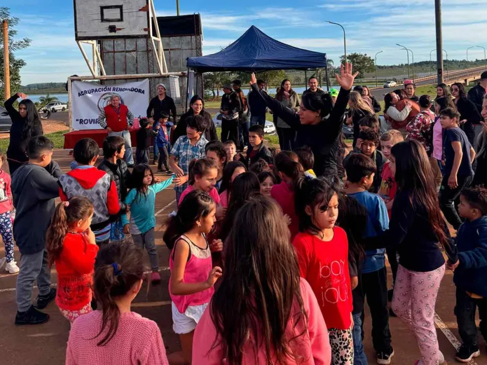 Una tarde divertida en la plaza del barrio