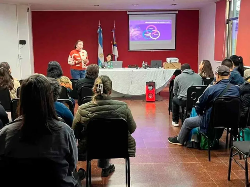 Disertantes y participantes en la jornada