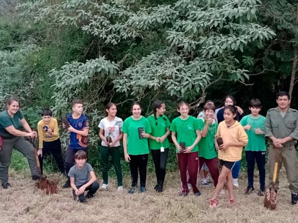 Alumnos del 7º B de la Escuela Nº 144