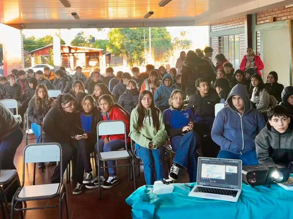  Para alumnos y docentes del nivel secundario