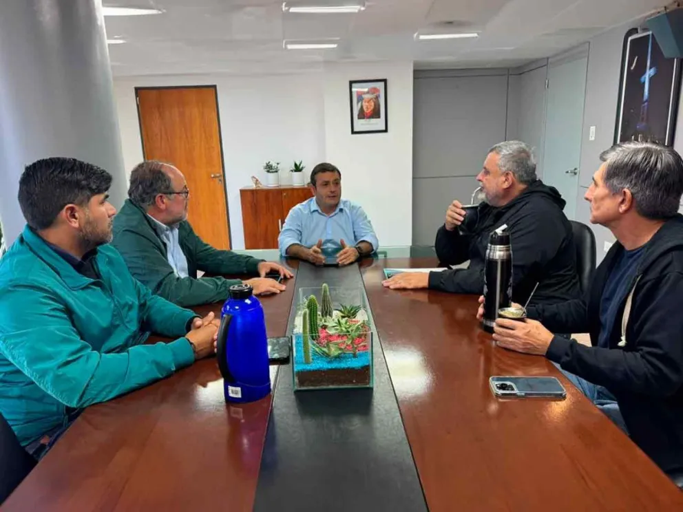 Herrera Ahuad, Szychowski y autoridades del INTA