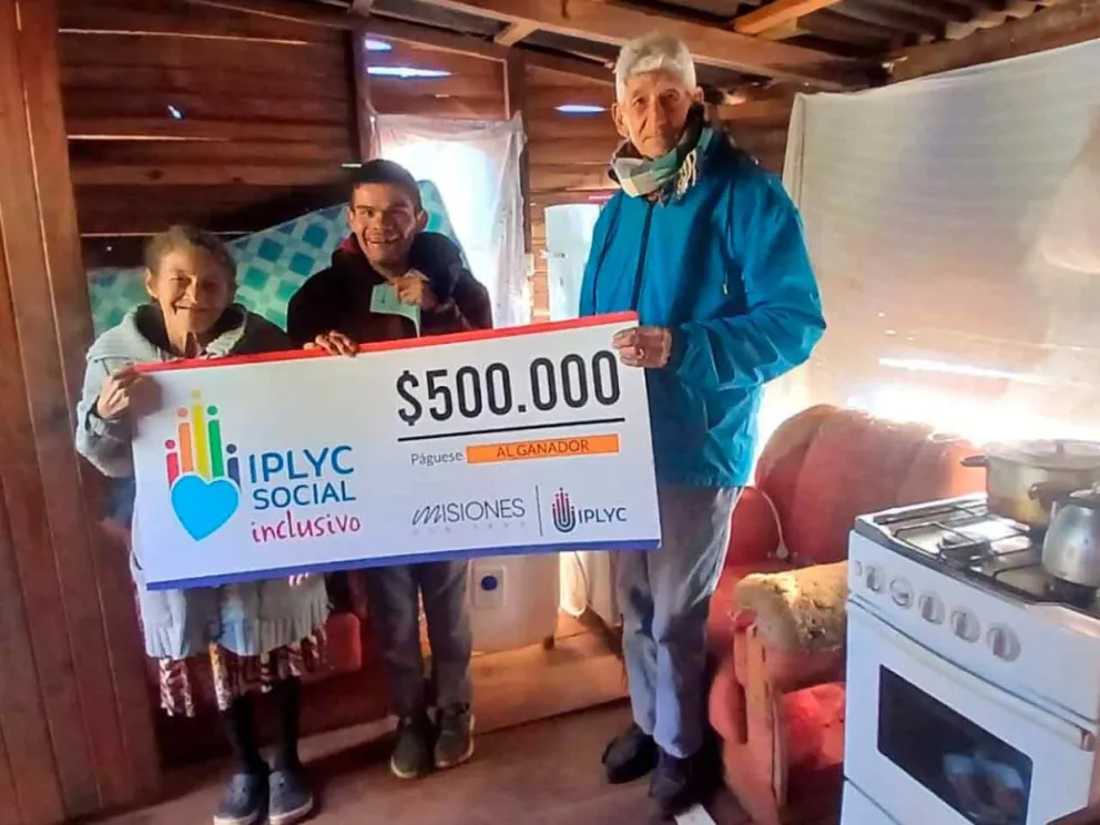 Mario Viana y sus padres