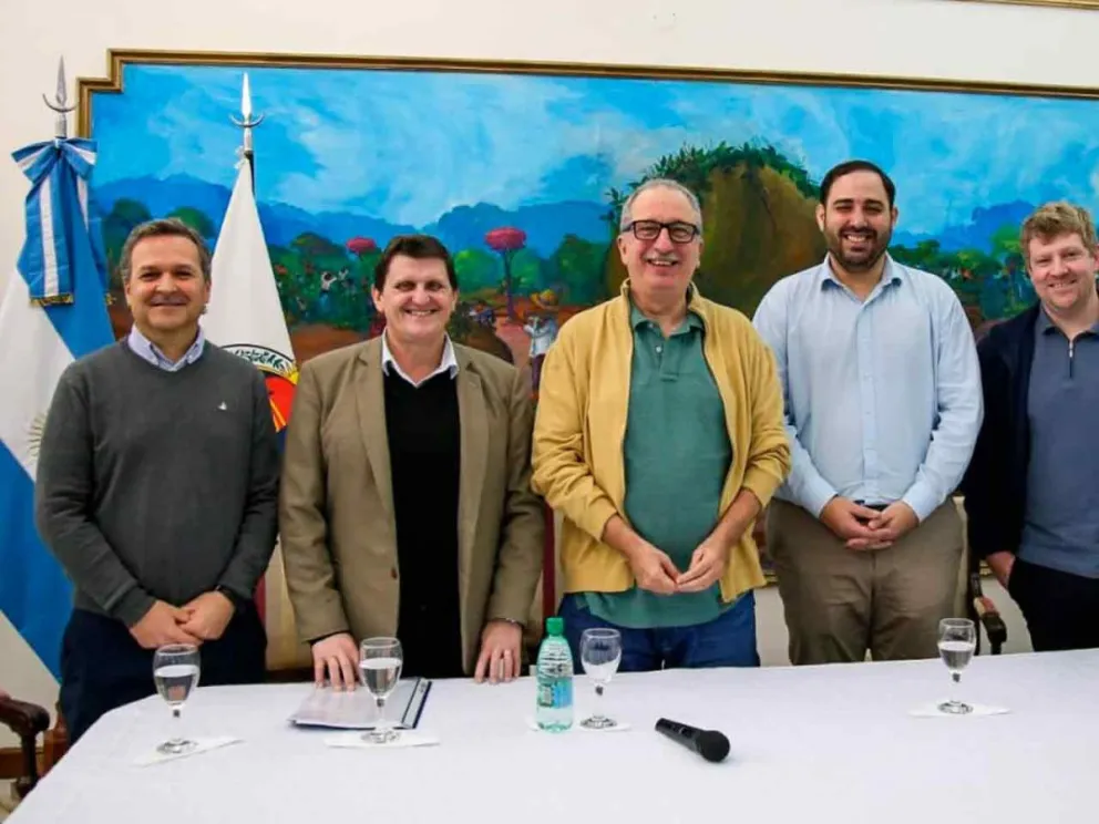 El Gobernador y autoridades