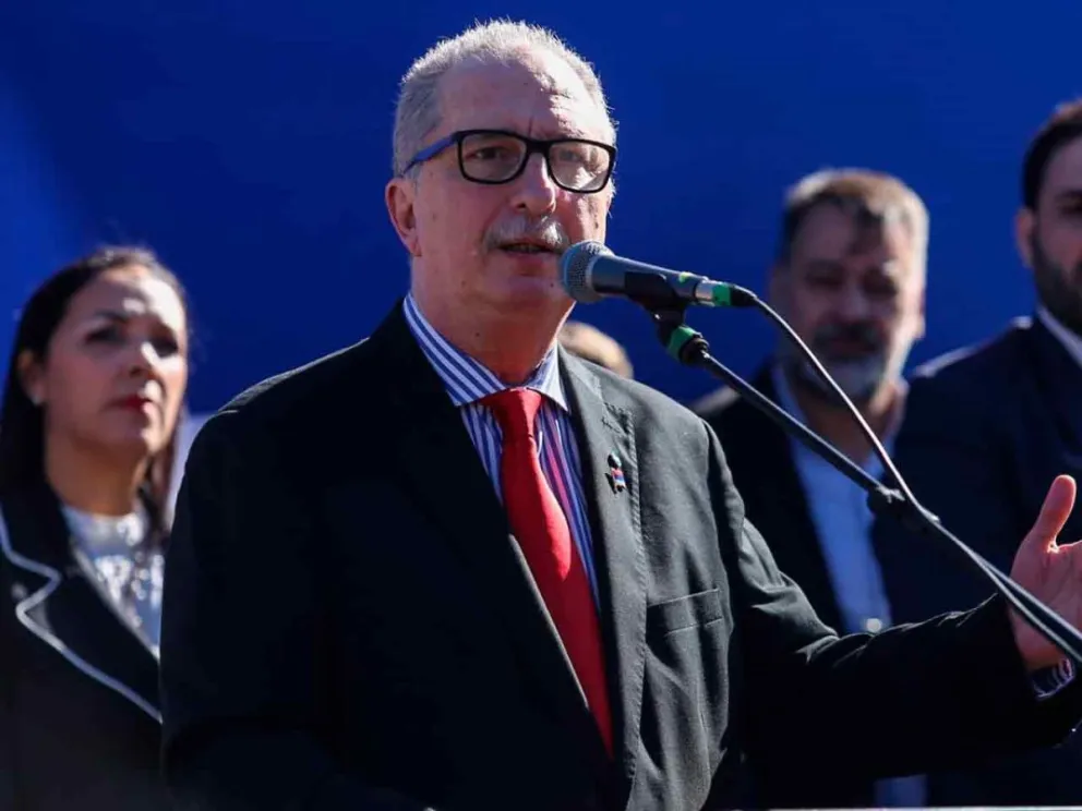 El Gobernador en la ceremonia oficial