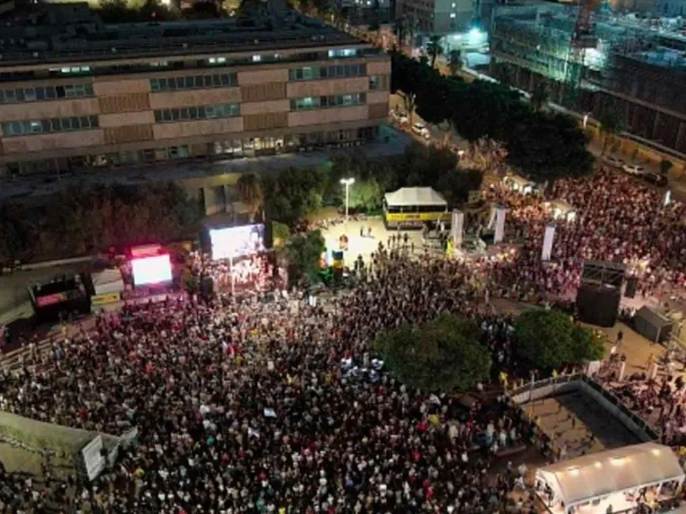 Masivas manifestaciones