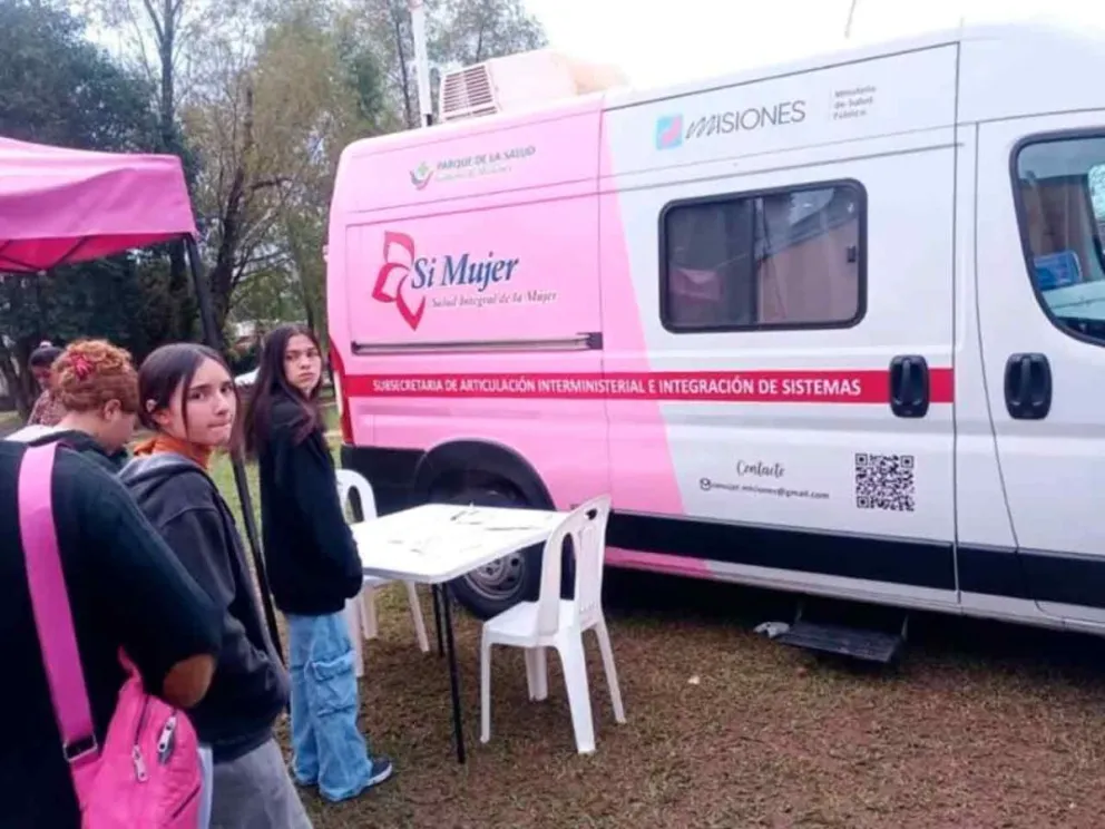 Con servicios clínicos y ginecológicos