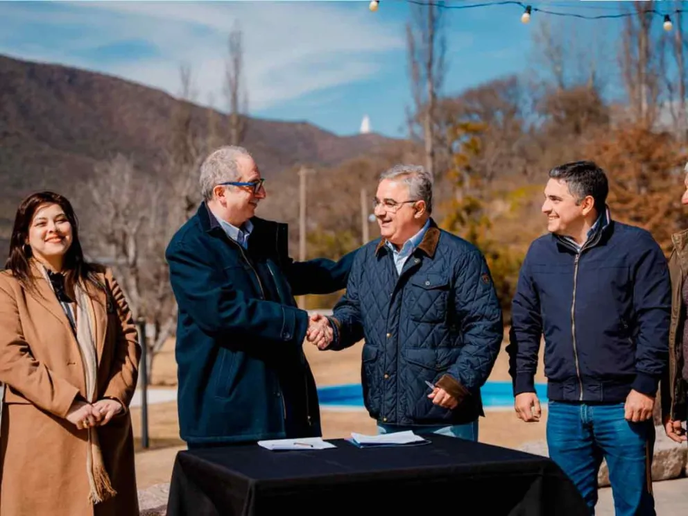 Passalacqua y Jalil rubricaron el acta