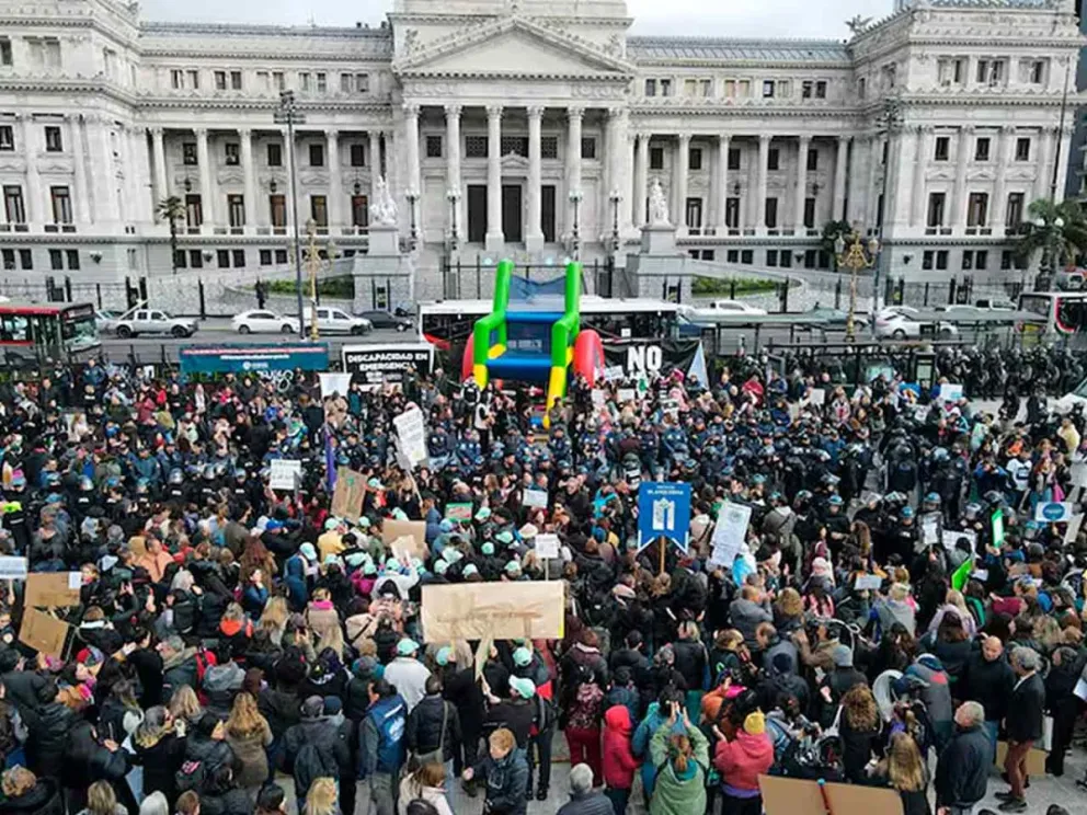 Manifestación frente al Congreso Nacional