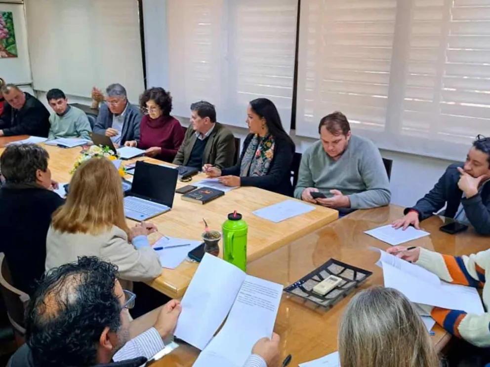 Autoridades provinciales y gremialistas