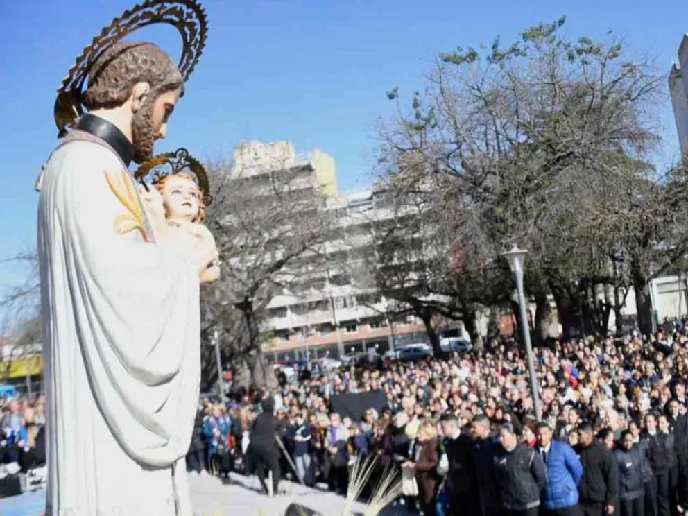 Los fieles reunidos por San Cayetano