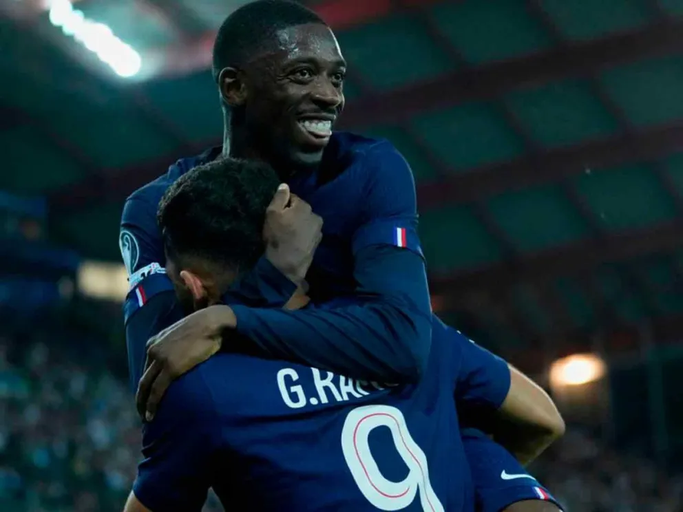 Dembelé festejando el triunfo del PSG