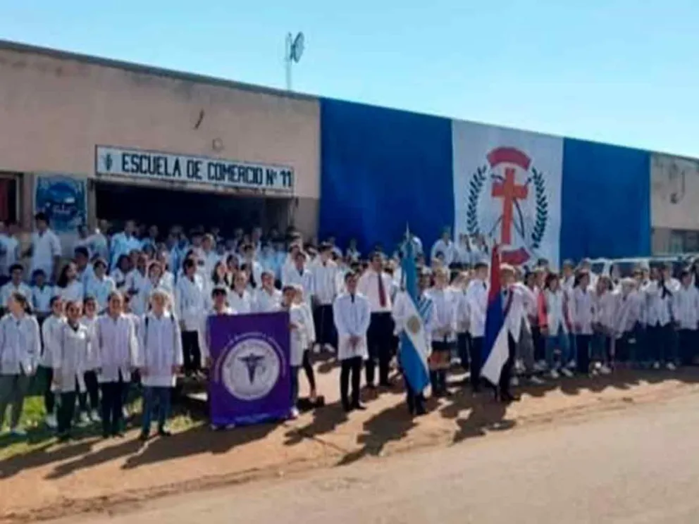 Con un acto protocolar y una cena show