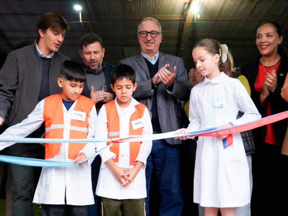 Momento del corte de cintas