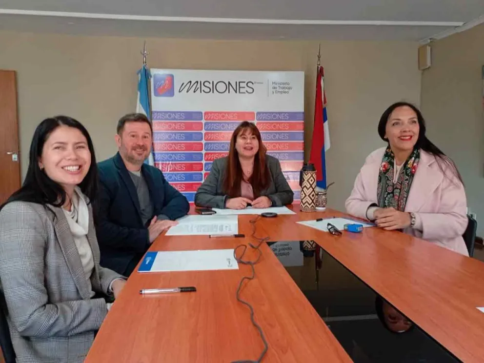 Momento de la firma del convenio de colaboración