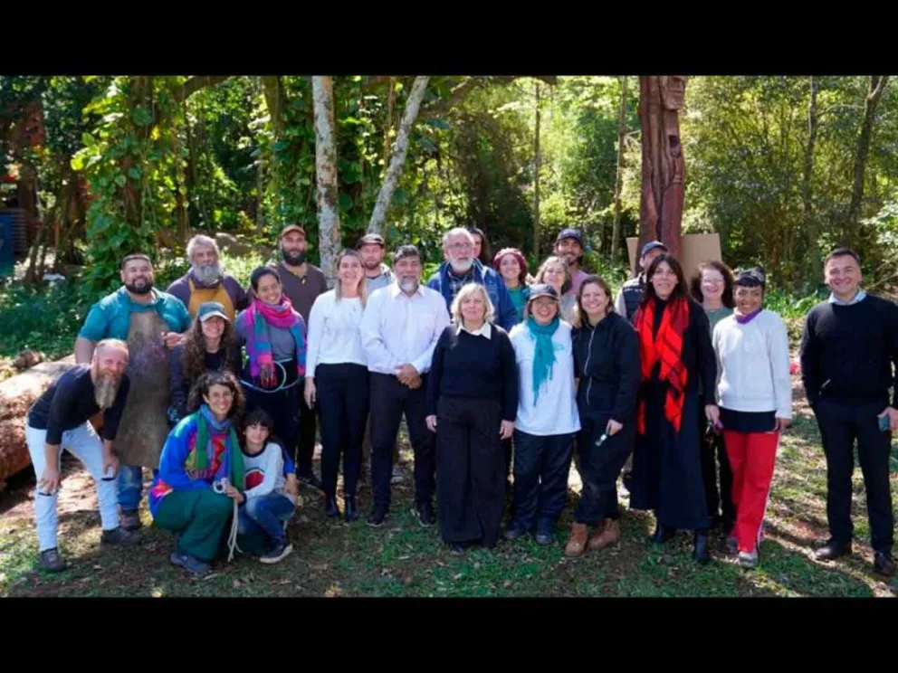 Safrán junto a otras autoridades