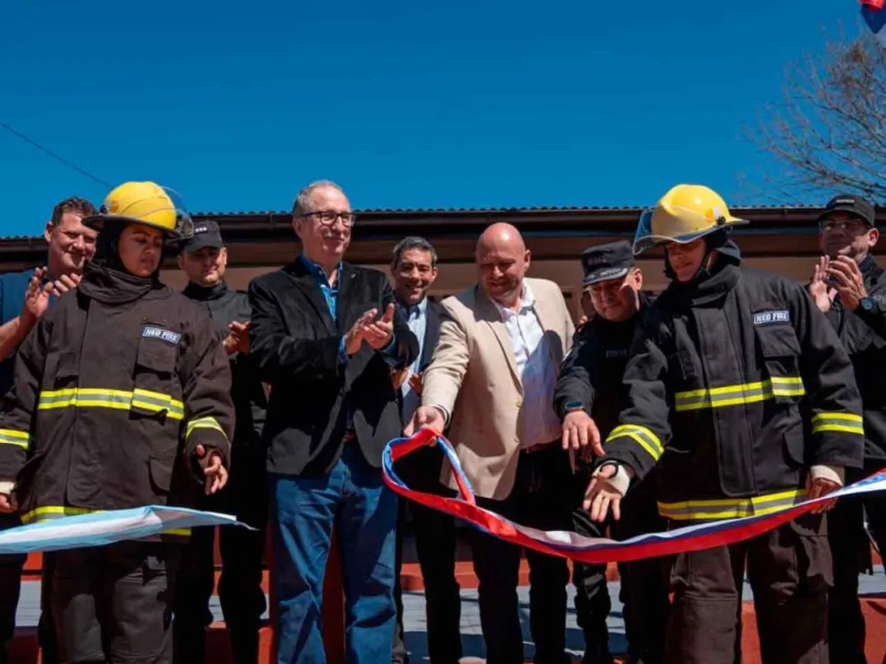 Momento del corte de cintas