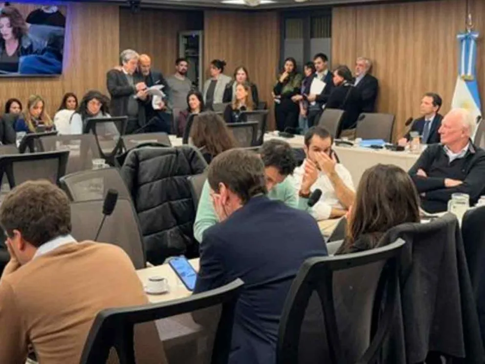 Duras acusaciones contra el oficialismo