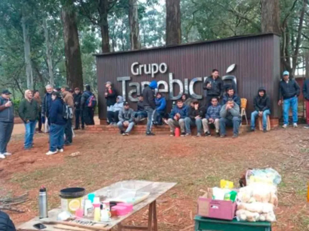 Seguirá el acampe frente a la empresa