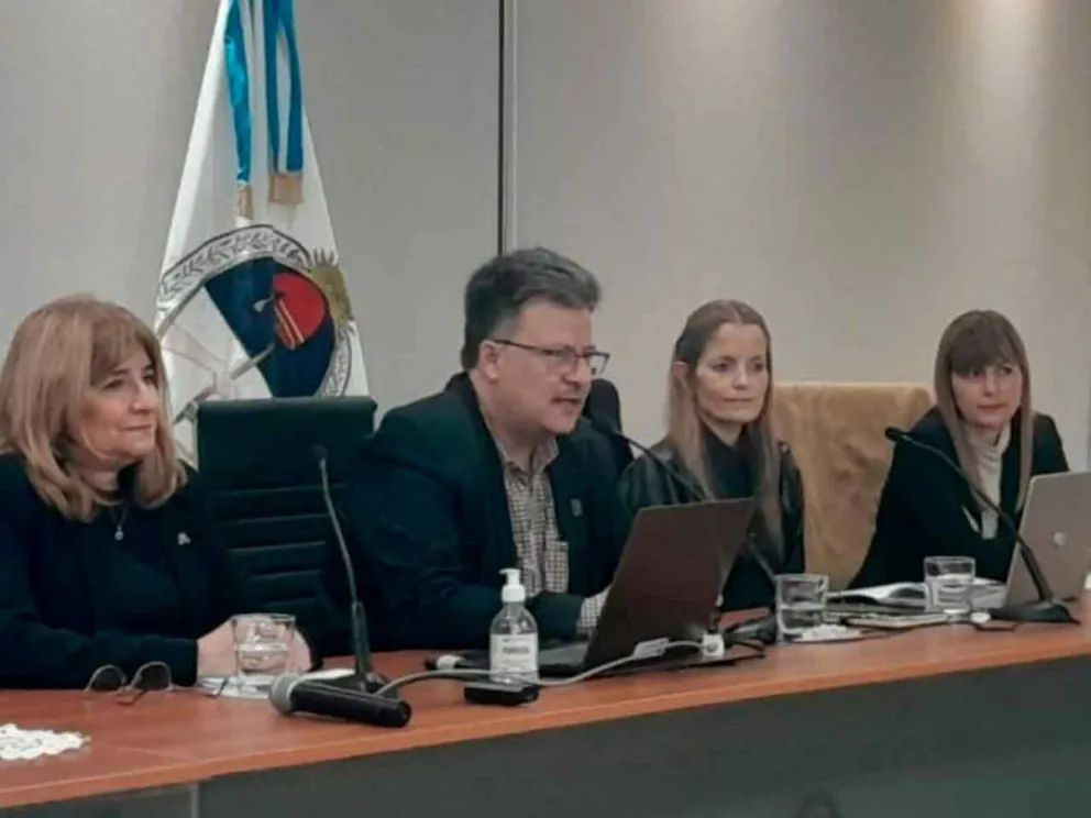 Está dirigida al público en general