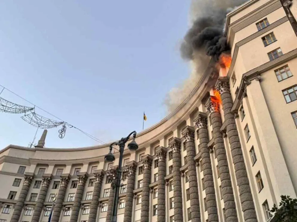 Edificio afectado por el bombardeo ruso 