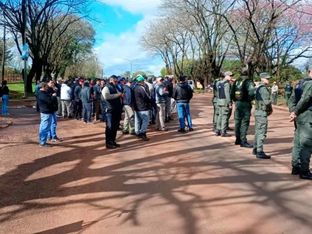 Por la suspensión que afectó a 430 empleados