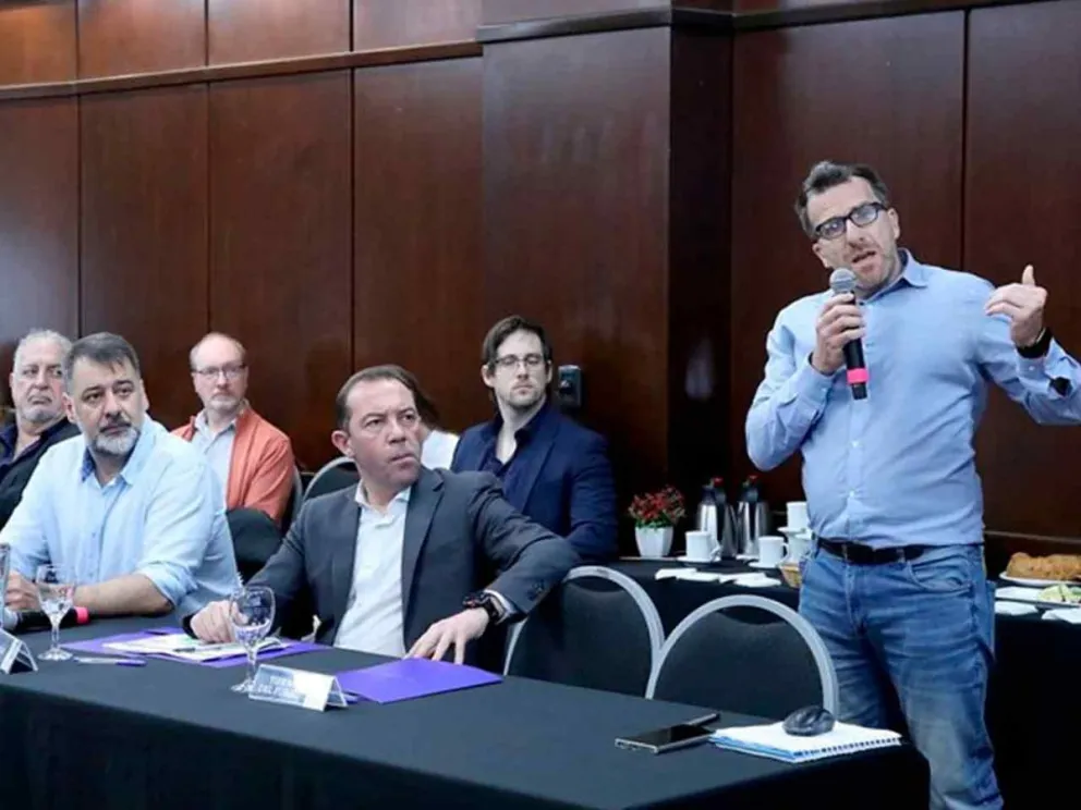 Momento de la reunión, realizada en CABA