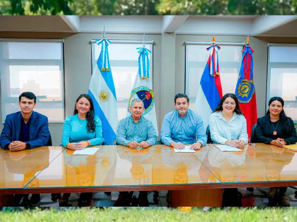 Momento de la firma del convenio
