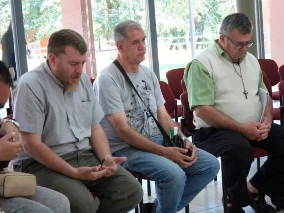 Reunión con representantes de Hogares de Cristo