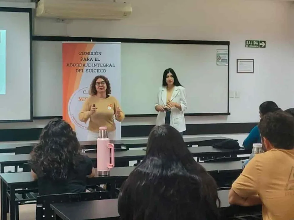 Brinda acompañamiento emocional y contención