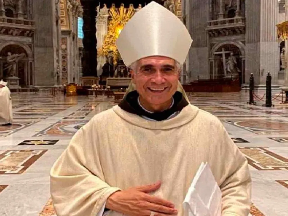 Moseñor José Adolfo Larregain