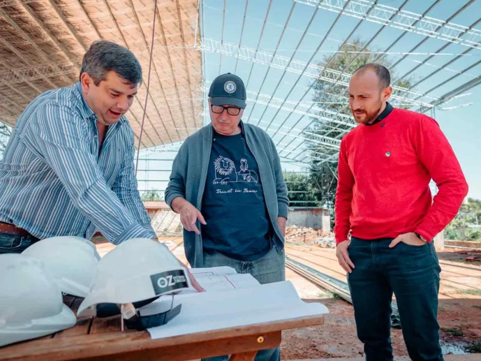 El Gobernador junto a Zibecchi y Hassan 