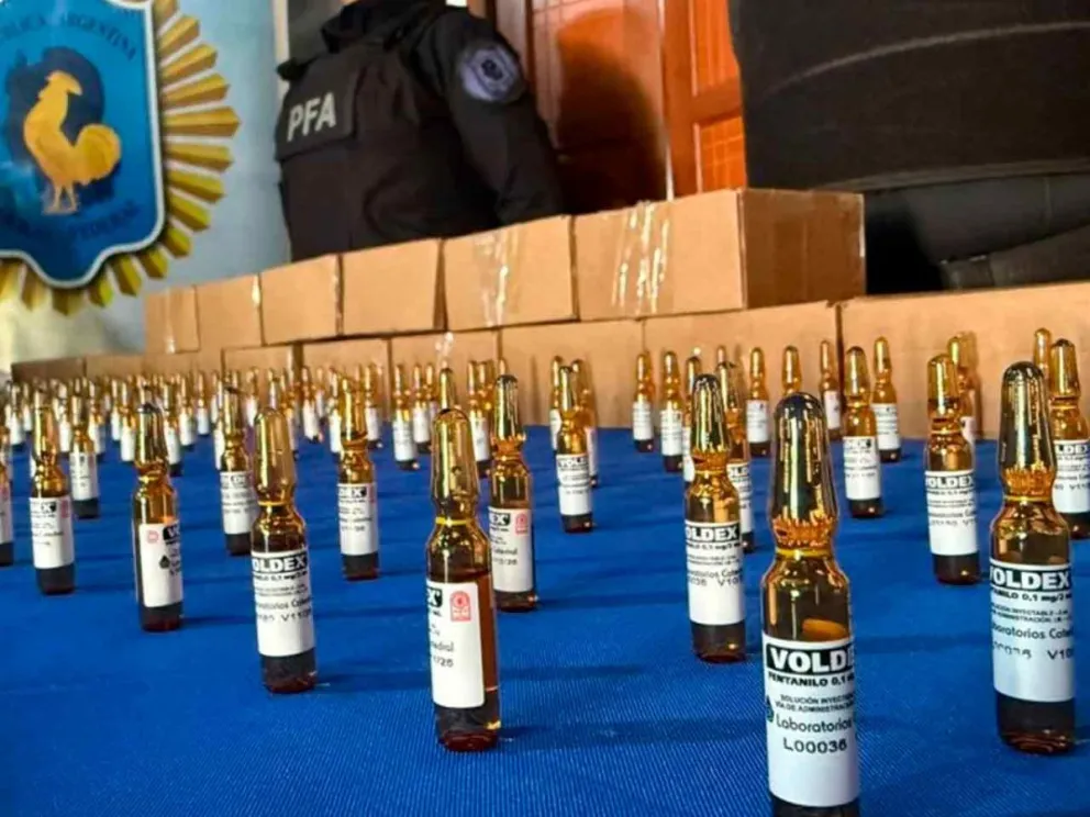 Una embarcación paraguaya arrojó el cargamento al río Paraná